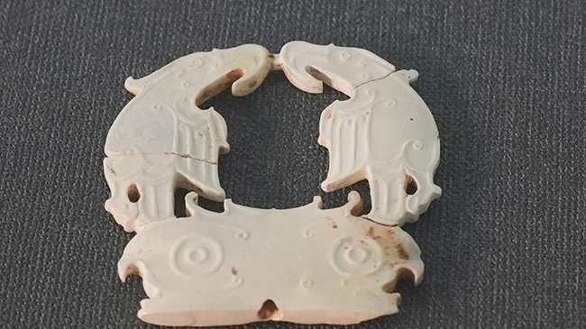 Jade articles excavated at Shijiahe prehistoric site showcase exquisite carving skills.jpg Jade articles excavated at Shijiahe prehistoric site showcase exquisite carving skills.jpg