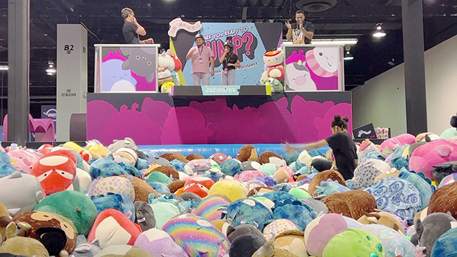 1，VidCon 2023在南加举行，展示内容创作新趋势.jpg