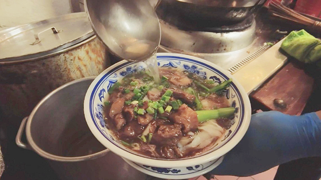 1，头条 粤式米粉将中国风味带到檀香山.jpg