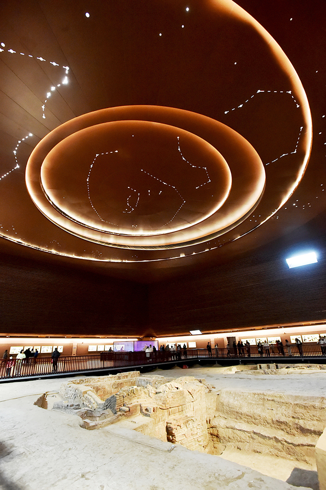 【2】隋炀帝陵遗址:穹顶星宿图。庄文斌摄.jpg 【2】隋炀帝陵遗址:穹顶星宿图。庄文斌摄.jpg