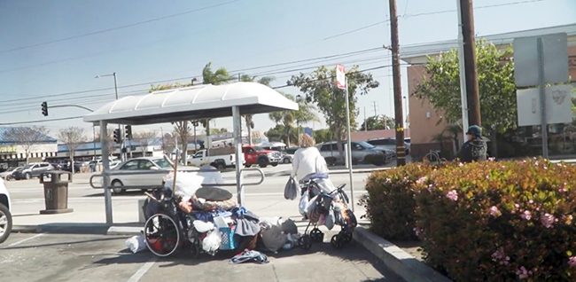 1，头条 洛杉矶县在信号山和长滩开展回家之路行动.jpg