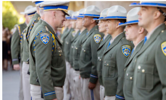 2，106 名新巡警加入服务和保护加州社区行列.jpg