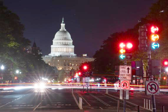 1，头条  美國國會傳喚「眾擊」CEO要「說法」.jpg