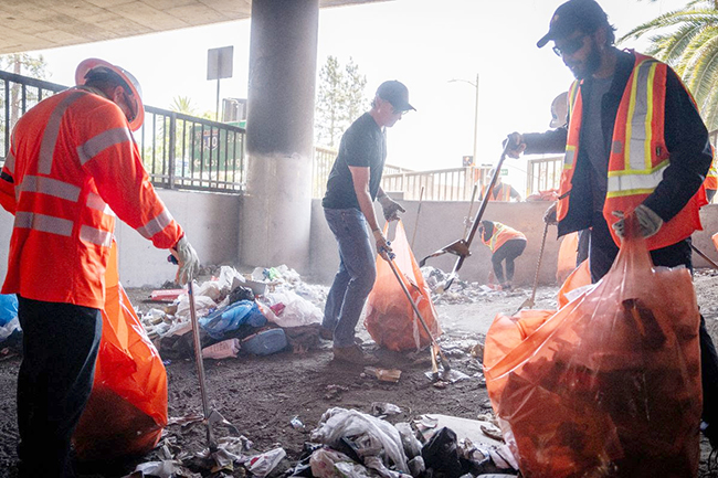 Governor Newsom cleans up homeless encampments in Los Angeles.jpg
