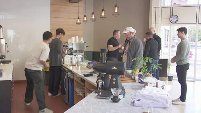 研究表明加州快餐业 20 美元最低工资是三赢.jpg