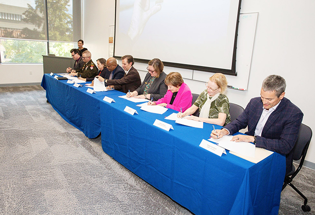 1，头条  加州与联邦政府合作加强保护萨克拉门托河流域.jpg