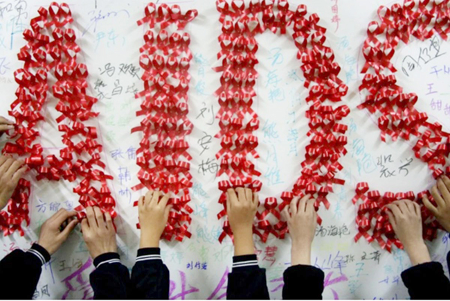 1，头条  艾滋病全球新增感染降至新低.jpg