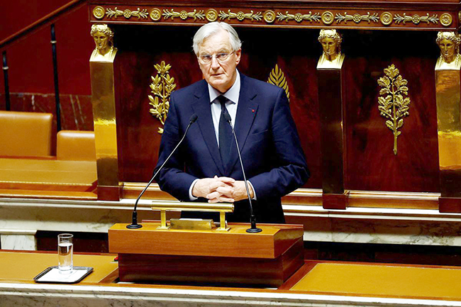 1，头条  法国政府面临“倒台”风险.jpg