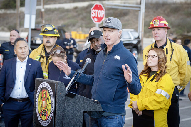 1,头条 纽森增加部署国民警卫队应对洛杉矶火灾.jpg 1,头条 纽森增加部署国民警卫队应对洛杉矶火灾.jpg