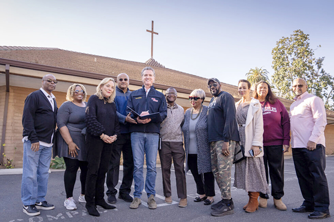 1，头条 加州将保护火灾受害者免受房地产投机者的侵害.jpg