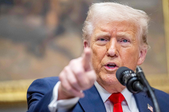 2，特朗普签署旅行禁令 12国公民不许入境美国.jpg