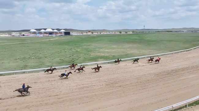 Baotou holds horse racing to celebrate Dragon Boat Festival.jpg