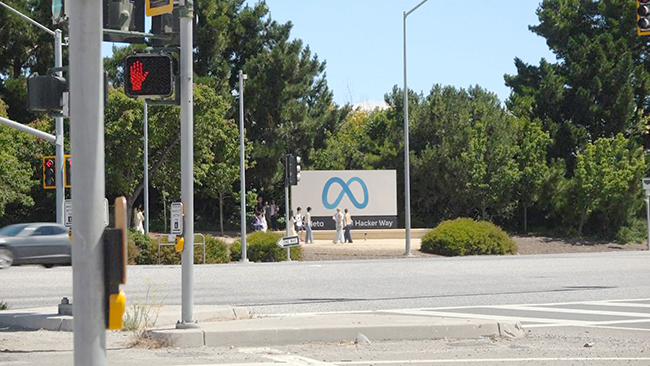 1，头条 美国初创企业激烈争夺AI人才.jpg