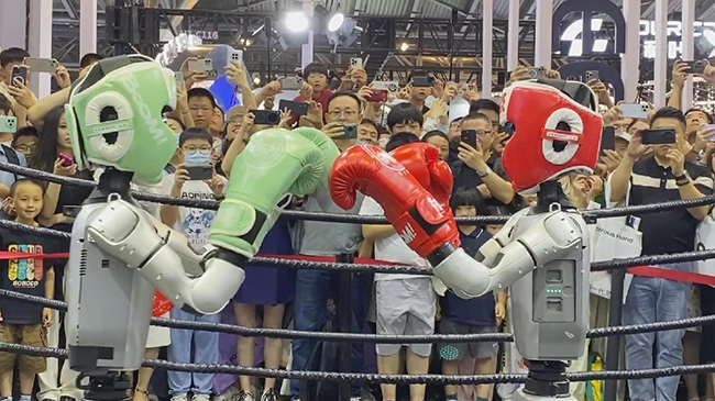 1，头条 机器人闪耀2024世界人工智能大会.jpg