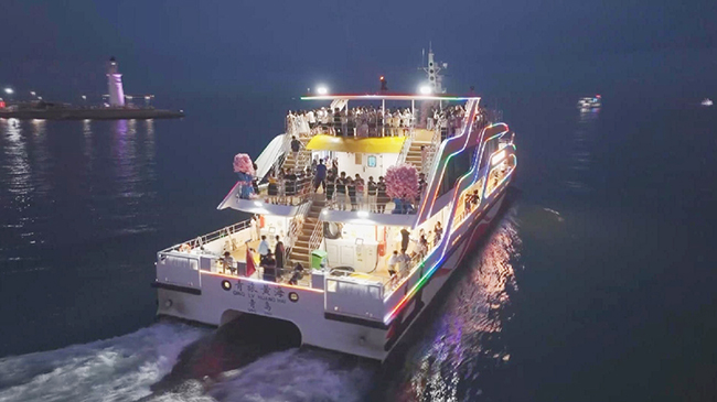 1,头条 电影周边产品正催生中国下一个消费大市场。.jpg 1,头条 电影周边产品正催生中国下一个消费大市场。.jpg