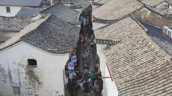 2,浙江桐庐洗街民俗为夏日降温.jpg 2,浙江桐庐洗街民俗为夏日降温.jpg