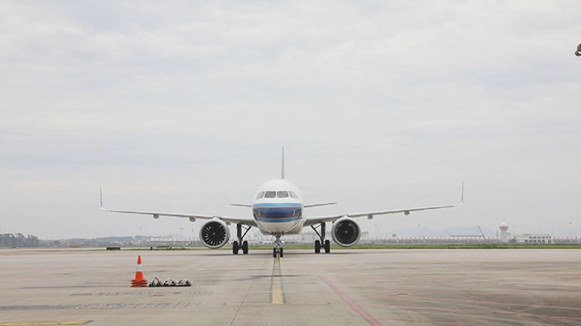 China’s summer air travel surges to 147 million trips as international routes rebound.jpg