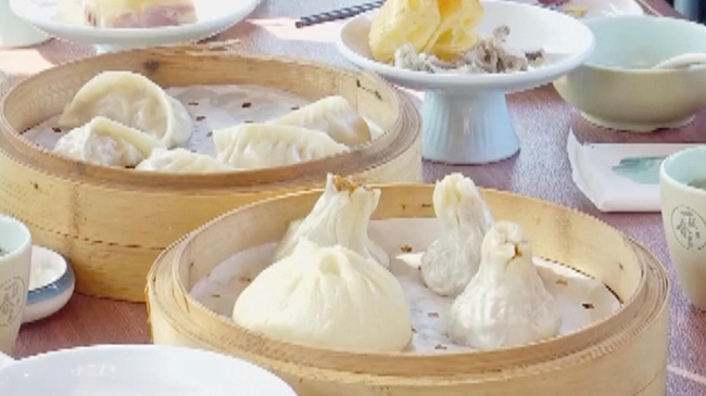 1，头条 泰州早茶餐厅生意火爆.jpg