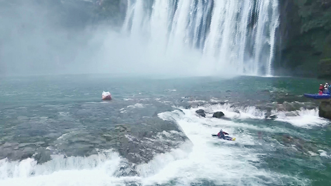 3，贵州黄果树国际皮划艇激流回旋极限赛.jpg