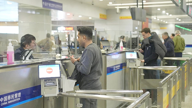 1,头条 外国人入境卡网上办理流程生效.jpg 1,头条 外国人入境卡网上办理流程生效.jpg