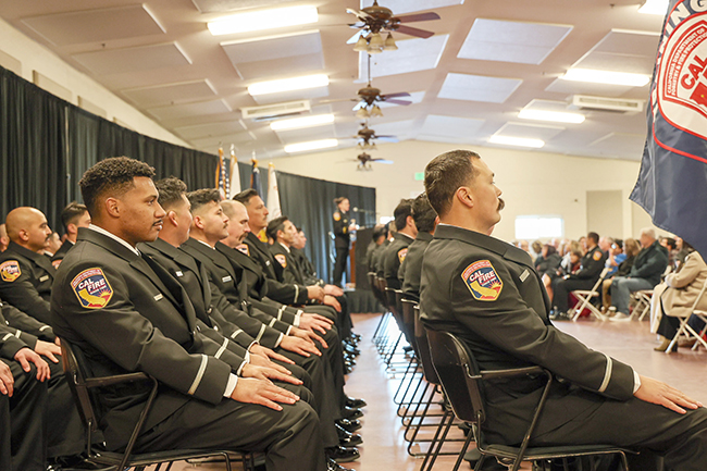 1，头条 加州消防局2025年培训新人数创历史新高.jpg