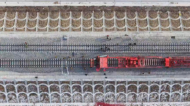 1,头条 中国最北端高速铁路的轨道铺设工作完成.jpg 1,头条 中国最北端高速铁路的轨道铺设工作完成.jpg