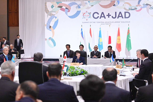 3，日本首次与中亚五国开峰会.jpg