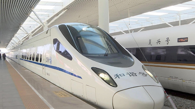 3,包头至银川高速铁路正式投入运营。.jpg 3,包头至银川高速铁路正式投入运营。.jpg