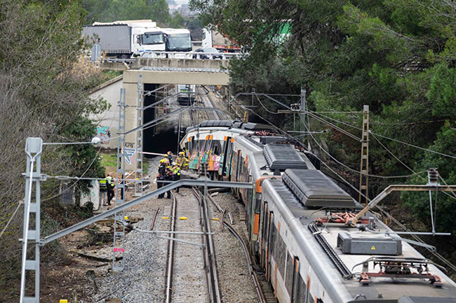 4,西班牙接连发生列车事故.jpg 4,西班牙接连发生列车事故.jpg