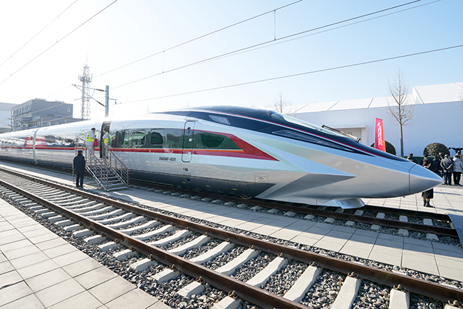 3.China's CR450 Fuxing bullet train, with a maximum speed of 453 kmh.JPG