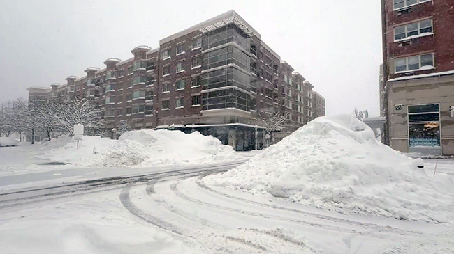 1，头条 美国东北部多州暴雪进入紧急状态.jpg