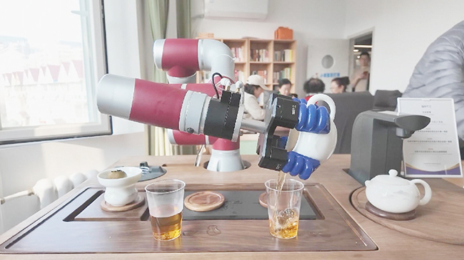 Beijing launches robot-empowered elderly care station.jpg