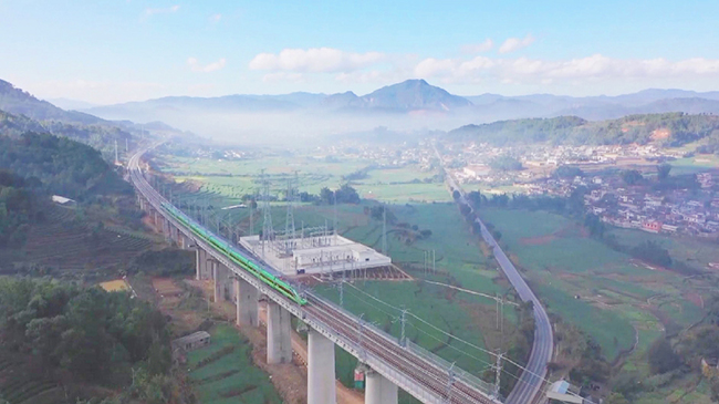 China-Laos Railway sees rising cross-border passenger traffic.jpg