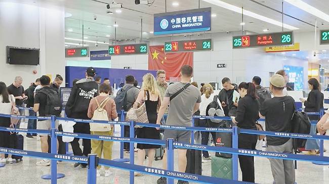 Visa-free policy boosts arrivals from Latin American countries.jpg