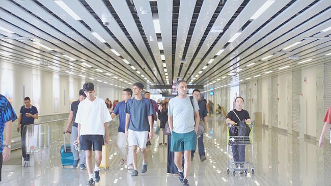 Guangzhou airport.jpg Guangzhou airport.jpg
