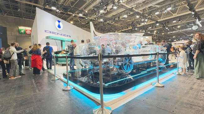 Chinese automakers debut Europe-tailored models at Paris Motor Show.jpg