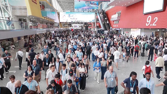 Customized Chinese home appliances take center stage at Canton Fair.jpg